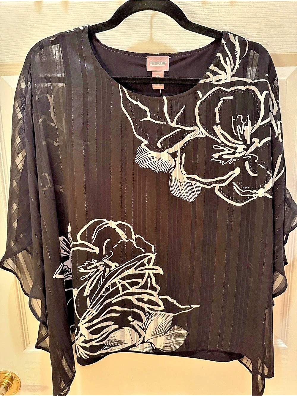 chico'Small Drama Floral Blouse in Black & White Size Small NWT